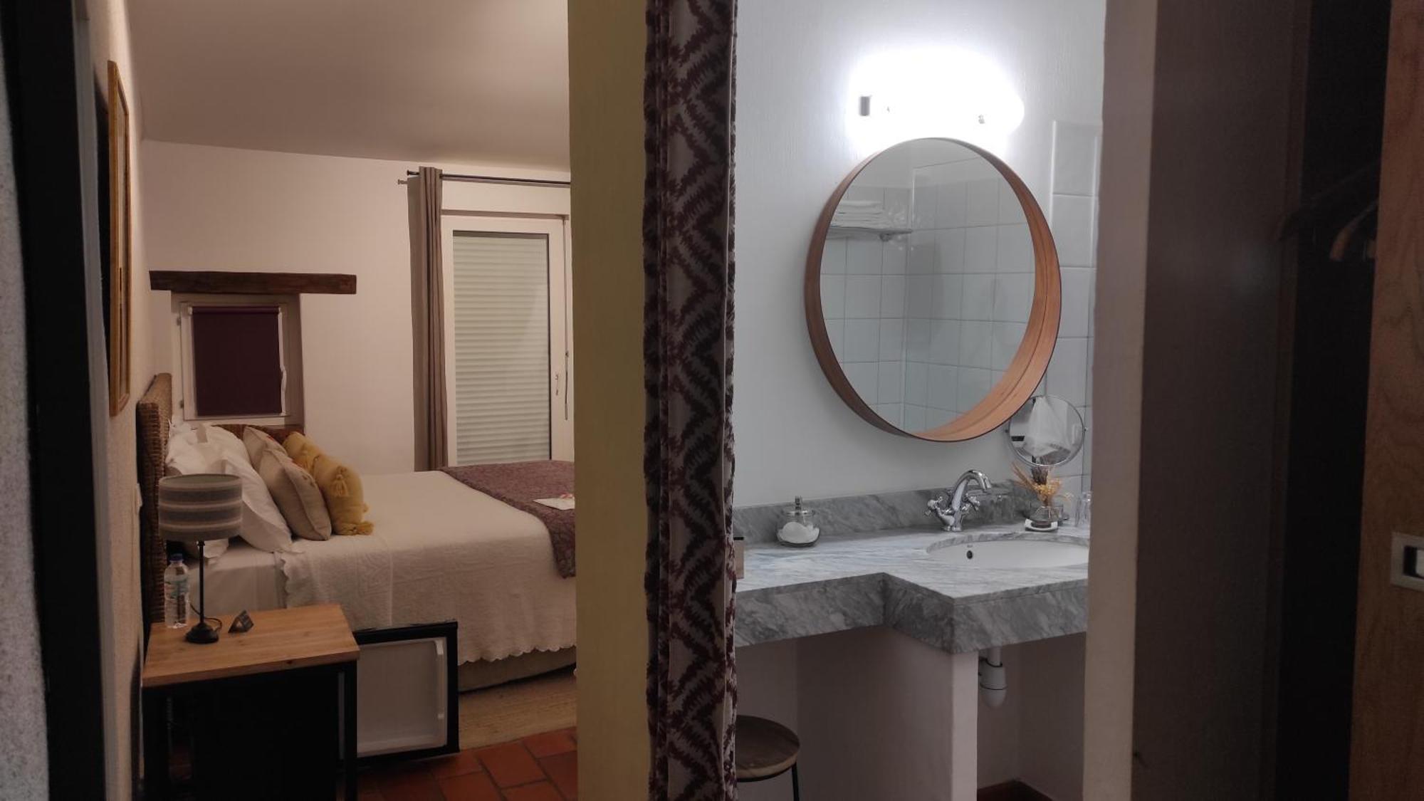 Hotel Le Mas Trilles Сере Экстерьер фото